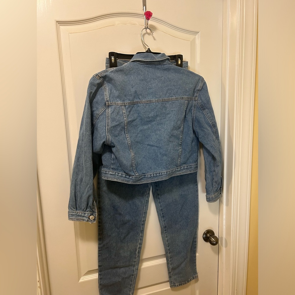 The Original Jordache jeanwear denim two piece setjacket and Jeans matching set - Picture 10 of 12